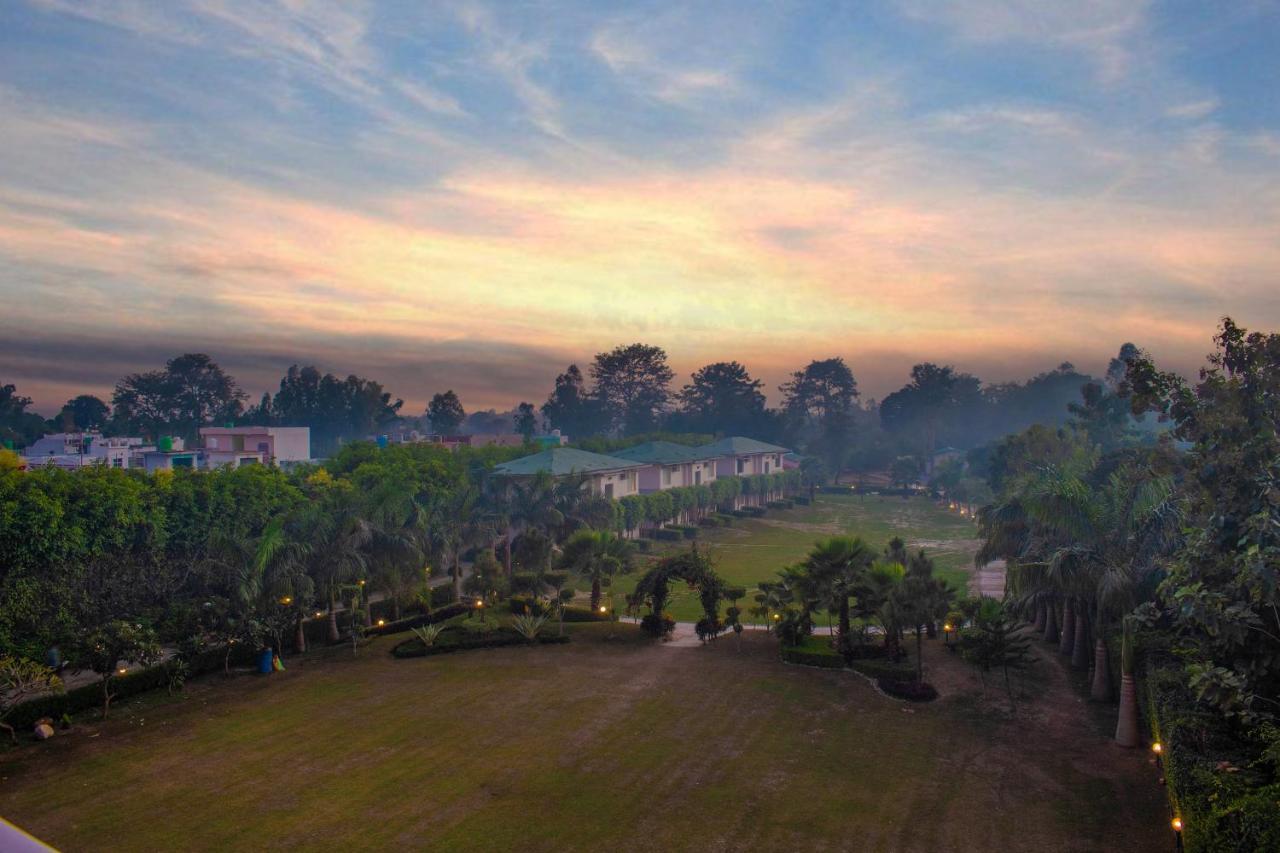 The Tattwaa Corbett Spa And Resort Rāmnagar Buitenkant foto