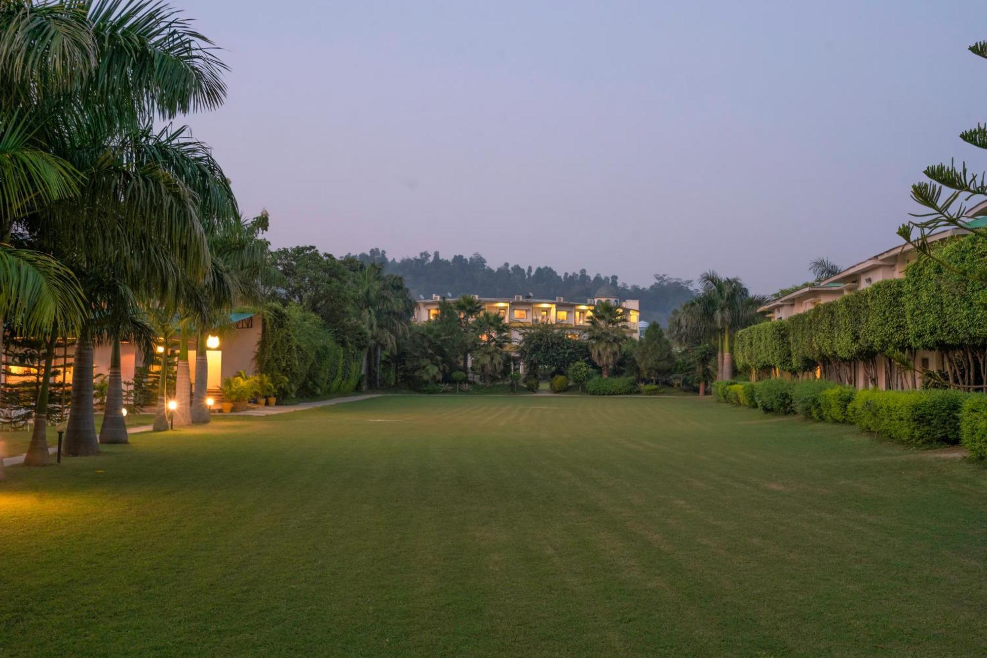 The Tattwaa Corbett Spa And Resort Rāmnagar Buitenkant foto